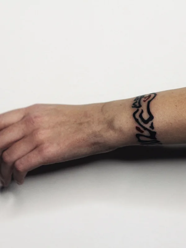 black tribal Tatuaggio su forearm #76025 | Tatuatore Иван Бакланов