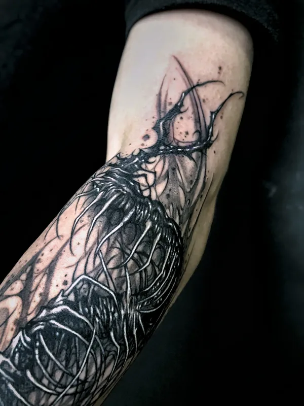 black and grey blackwork 타투 부위 forearm #76170 | 타투이스트 Andrey Pavlenko