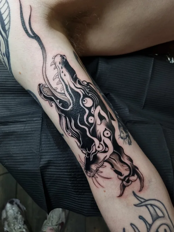 black blackwork Tatuaggio su forearm #76300 | Tatuatore Aivis Kleinhofs Prusis 