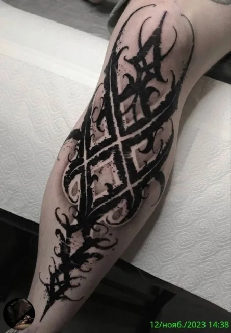 black blackwork Tatuaggio su calf #76337 | Tatuatore Стас Романюк