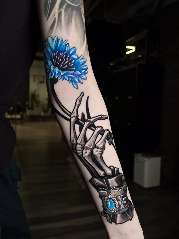 color illustrative tatouage sur forearm #76487 | Artiste tatoueur Михаил Carnivane