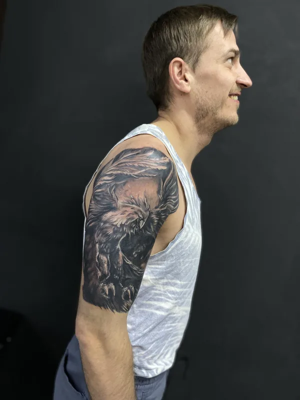 male black and grey realism татуировка на upper arm #76517 | Тату мастер Ярик Керножицкий 