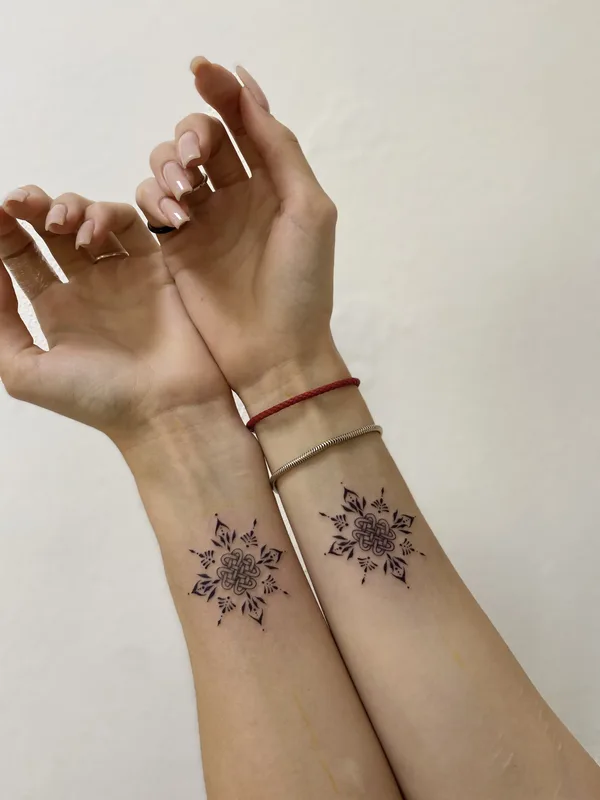 female black ornamental татуировка на wrist #76677 | Тату мастер Антропова Виктория