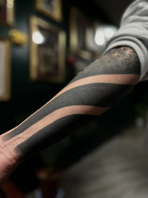 black blackout Tatuaggio su forearm #76766 | Tatuatore Fellipe Romeiro