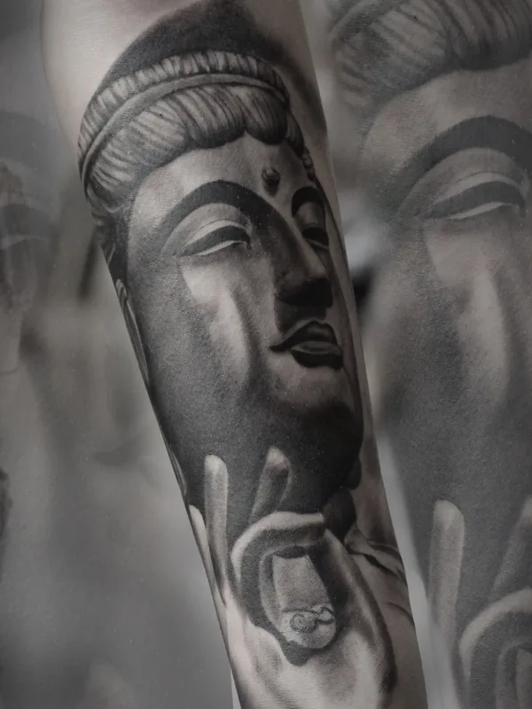 black and grey realism Tatuagem em forearm #76778 | Tatuador Павел Тонг