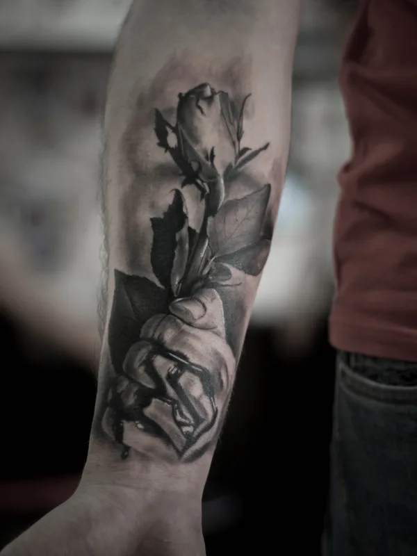 black and grey realism Tatuagem em forearm #76779 | Tatuador Павел Тонг