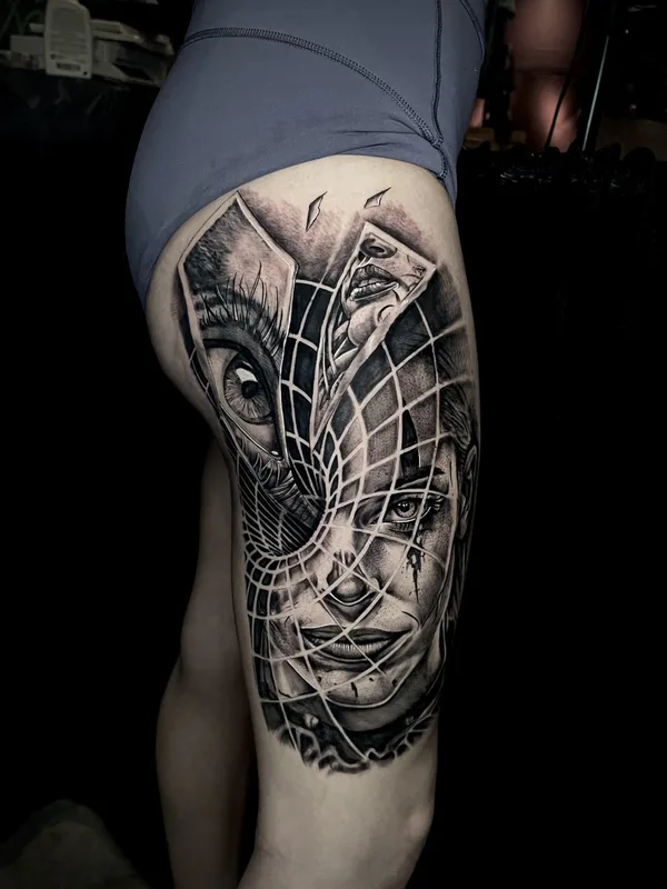 female black and grey realism Tatuaggio su thigh #76790 | Tatuatore Berhan Tabih