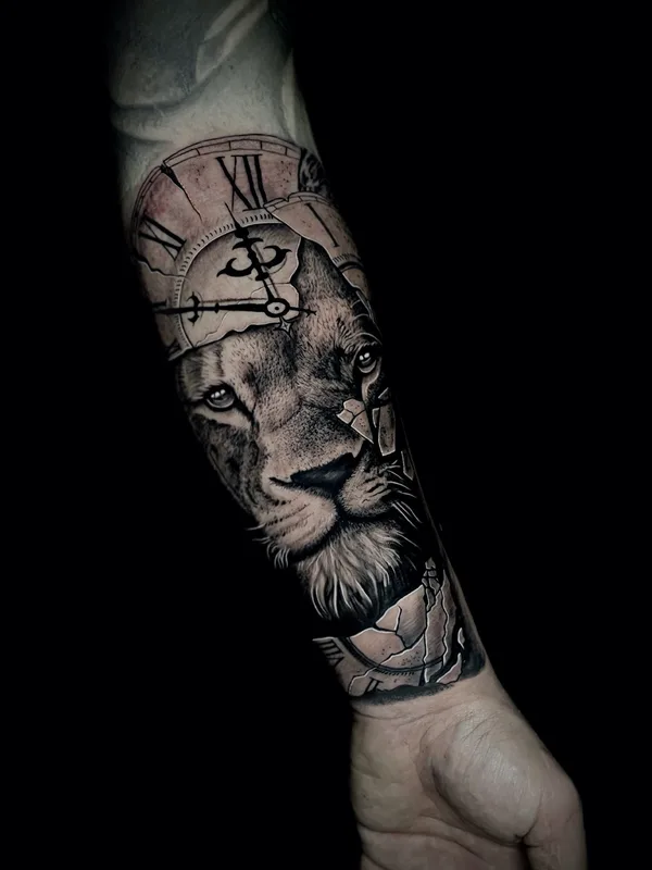 black and grey realism Tatuaggio su forearm #76794 | Tatuatore Berhan Tabih
