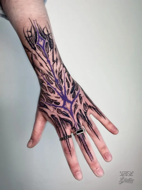 color abstract tattoo auf hand #76868 | Tätowierer Егор Шуга