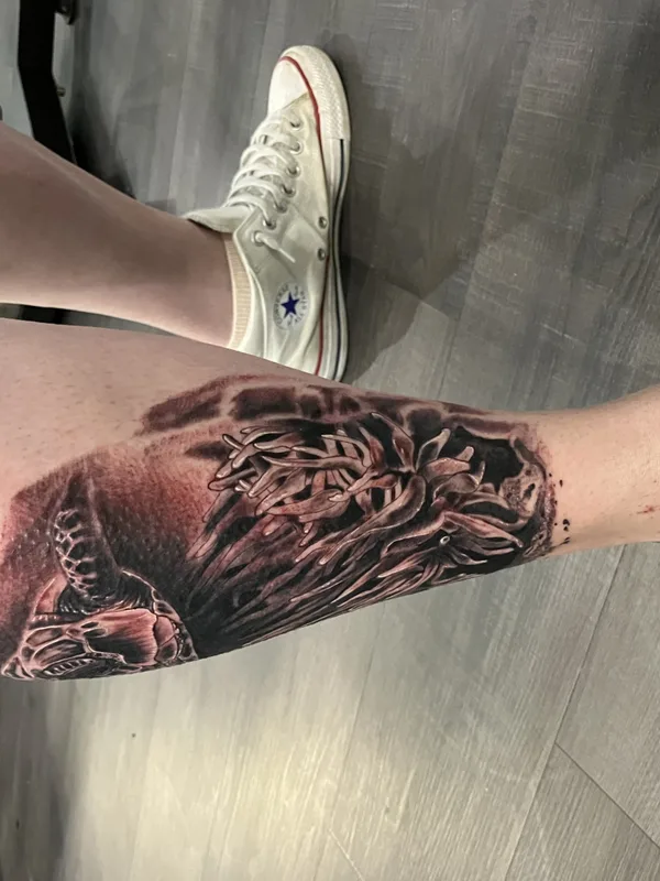 black and grey biomechanical татуировка на calf #76913 | Тату мастер Joel Oliver