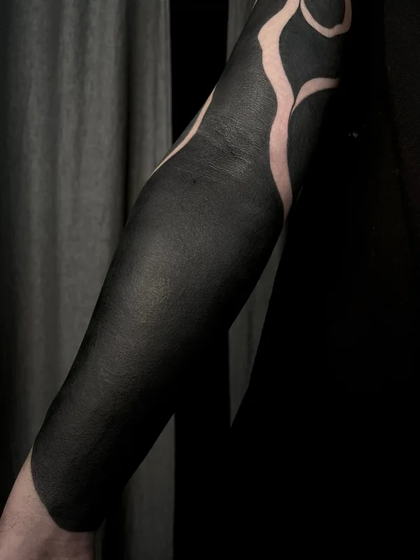 black blackout Tatuagem em forearm #77027 | Tatuador Чергин Игорь 