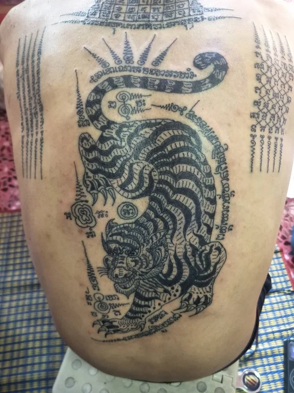 black blackwork татуировка на back #77095 | Тату мастер Aekkapope