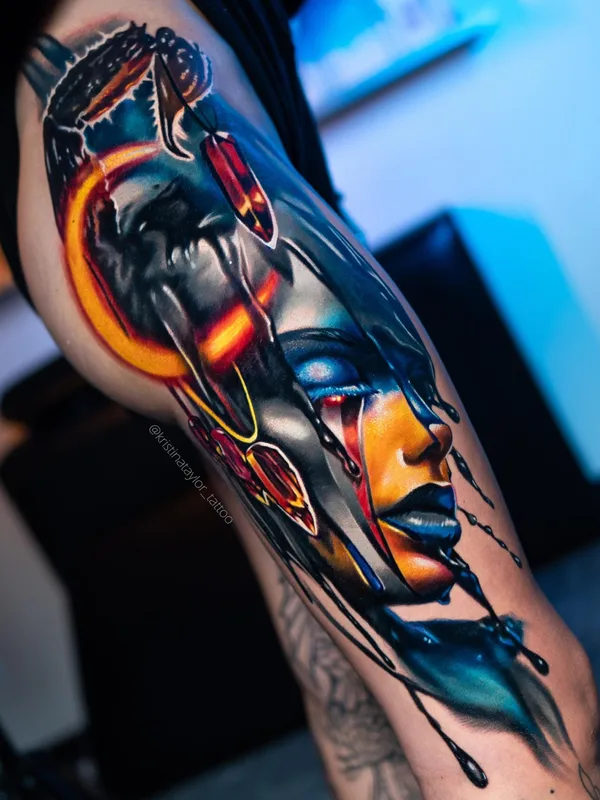 female color realism tattoo auf upper arm #77170 | Tätowierer Кристина Тейлор