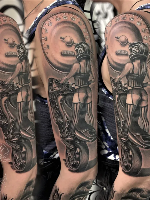 female black and grey realism татуировка на upper arm #77632 | Тату мастер Владимир Волк