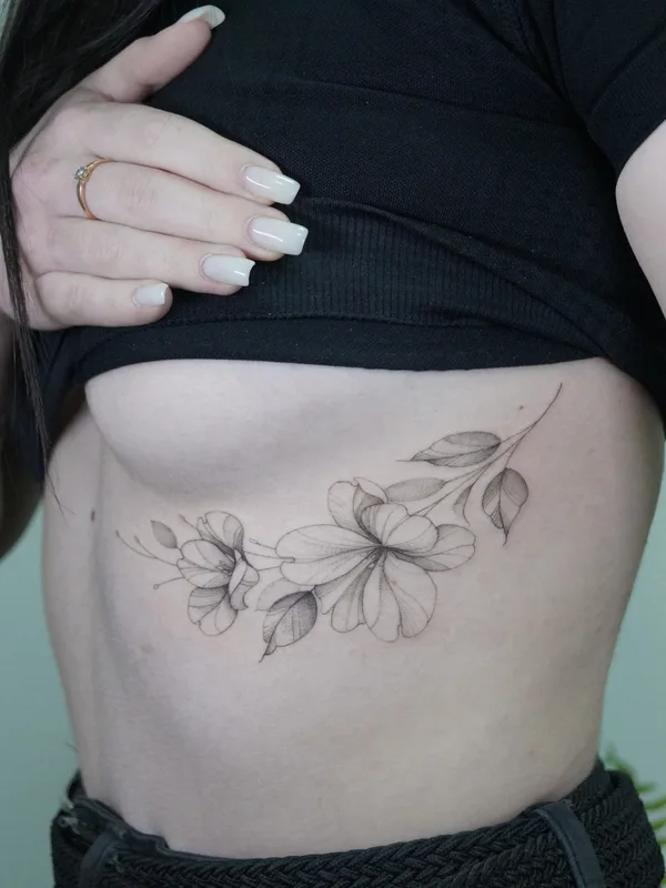 female black and grey fineline татуировка на ribcage #77708 | Тату мастер Ангелина Прудникова