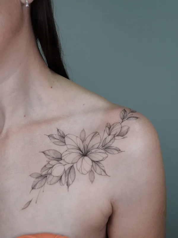 female black and grey fineline татуировка на shoulder #77713 | Тату мастер Ангелина Прудникова