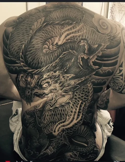 black and grey japanese tattoo auf full back #77777 | Tätowierer Rodrigo Rodriguez
