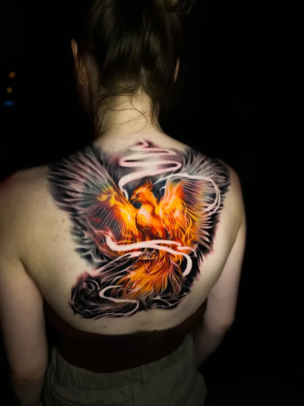female color realism tatouage sur upper back #77847 | Artiste tatoueur Владислав Филимонов 