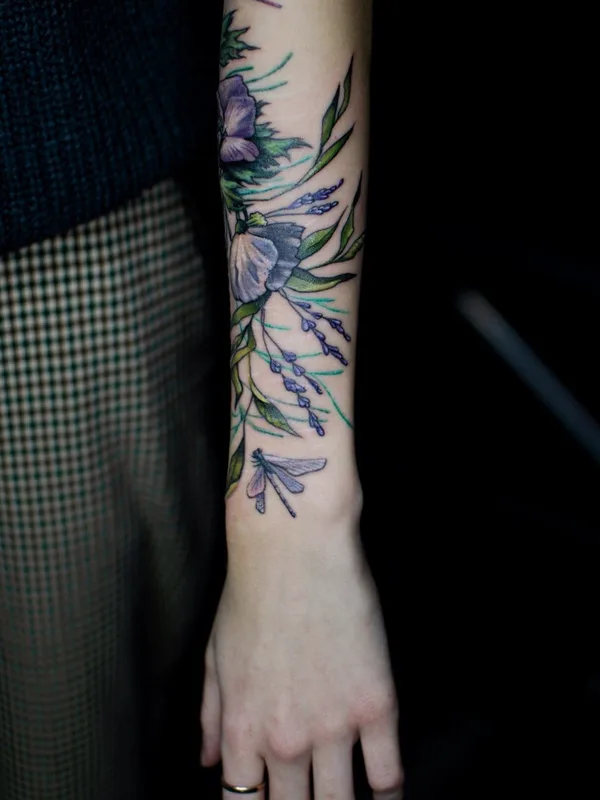 female color illustrative tatouage sur forearm #77862 | Artiste tatoueur Алиса Третьякова