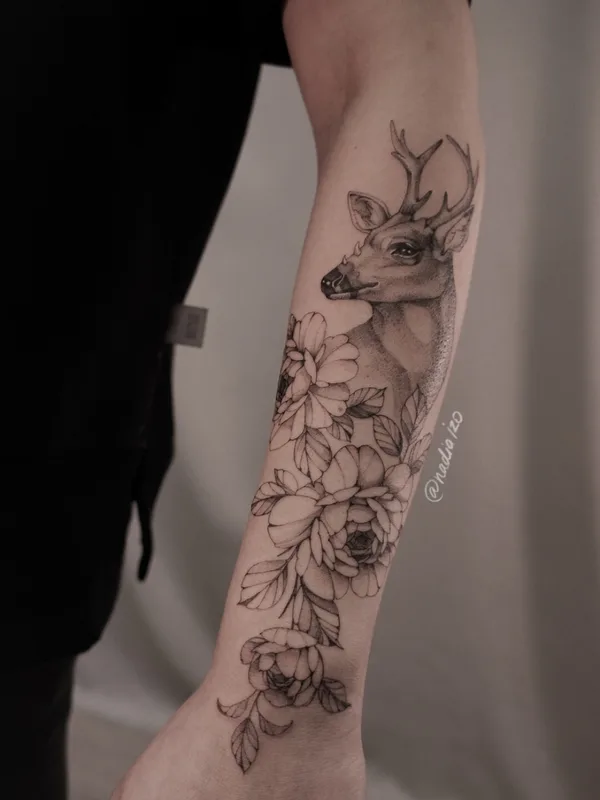 Botanical tattoo by Nadia Izo in Moscow