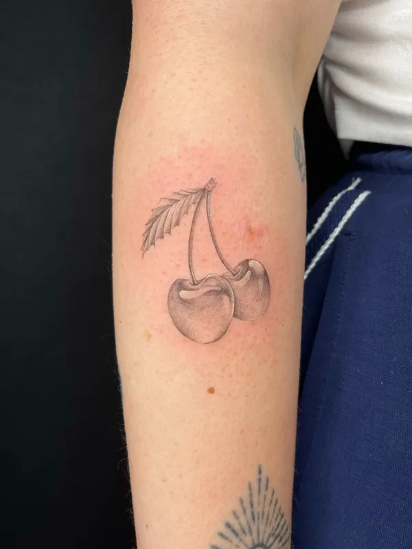 black and grey black and grey tatouage sur forearm #78093 | Artiste tatoueur Colette Galantay