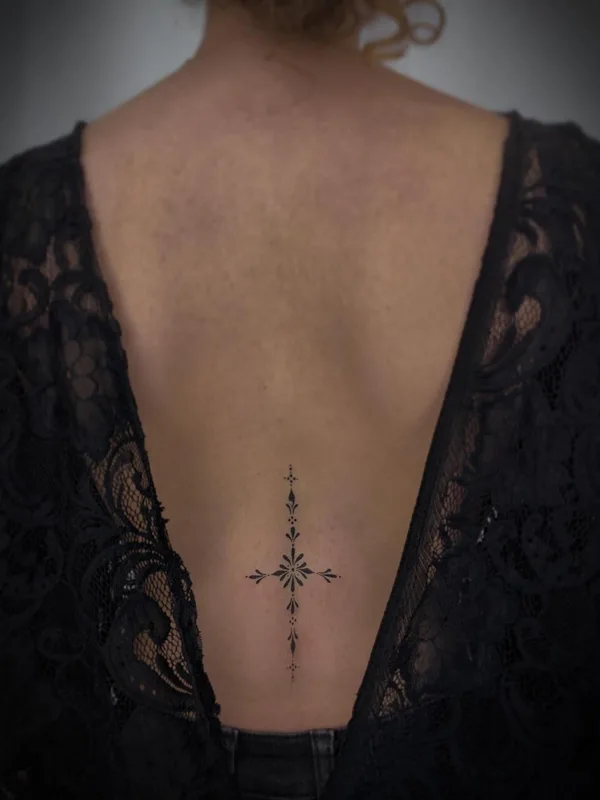 female black fineline татуировка на upper back #78163 | Тату мастер Emma More