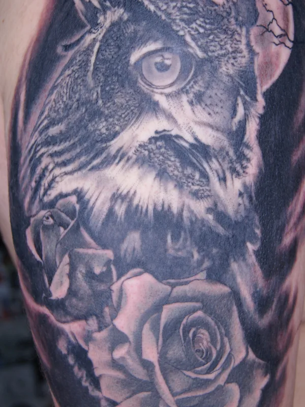 black and grey realism татуировка на upper arm #78198 | Тату мастер Игорь SMOLA Смольников
