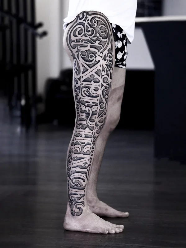 male black and grey blackwork Tatuagem em full leg #78452 | Tatuador Дмитрий Радэо