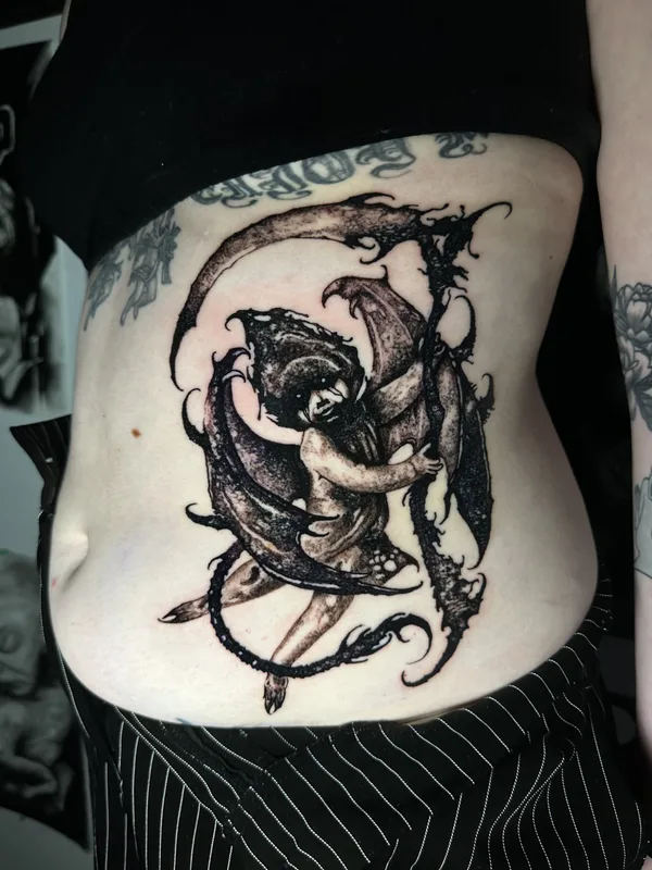 female black and grey dark Tatuagem em side #78454 | Tatuador Дмитрий Радэо