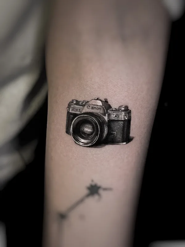 black and grey realism 纹身 在 forearm #78795 | 纹身师 Софья Скворцова STARLING_TATTOO