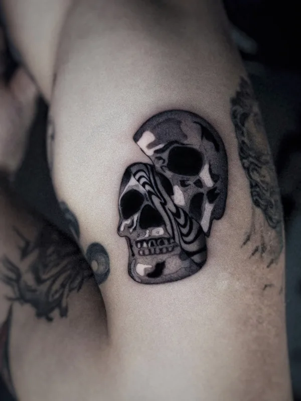 black and grey black and grey 纹身 在 upper arm #78799 | 纹身师 Софья Скворцова STARLING_TATTOO