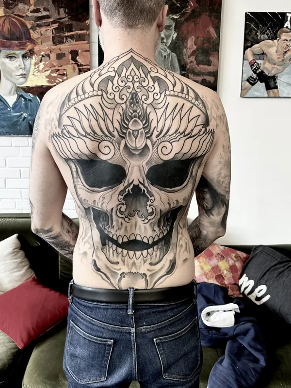 male black and grey blackwork татуировка на full back #78811 | Тату мастер Nima Jolan
