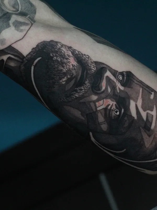 black and grey black and grey tatuaje en forearm #78943 | Tatuador Андрей Андронов