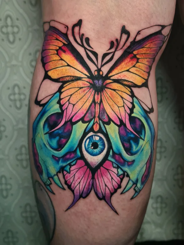 color illustrative tattoo auf thigh #79106 | Tätowierer Margoatir