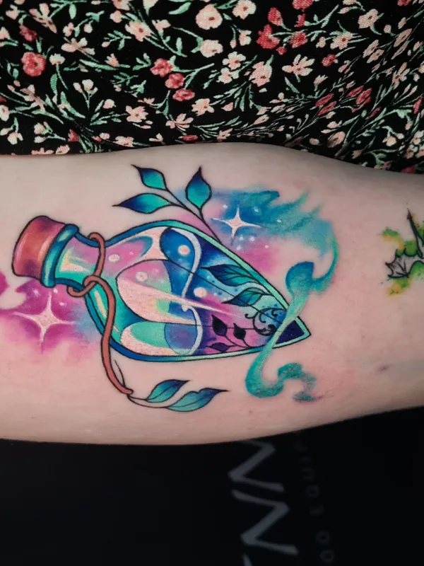 color watercolor tattoo auf forearm #79109 | Tätowierer Margoatir