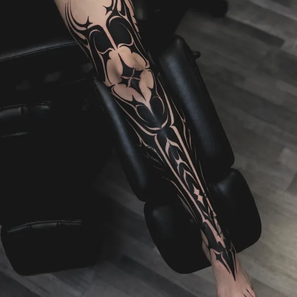 Black tattoo by Oscar Conejeros Pinto