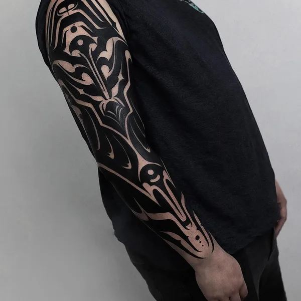 Black tattoo by Oscar Conejeros Pinto