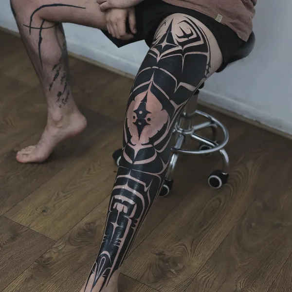 Black tattoo by Oscar Conejeros Pinto