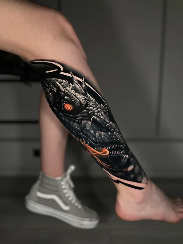 black and grey realism tattoo auf calf #79165 | Tätowierer Maxim Tyatin