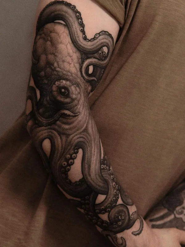 whipshading tattoo by Parvick Faramarz in Москва