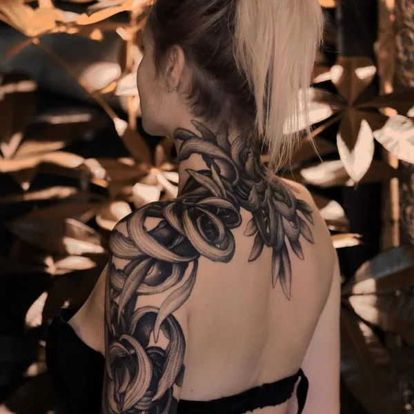whipshading tattoo by Parvick Faramarz in Moscow