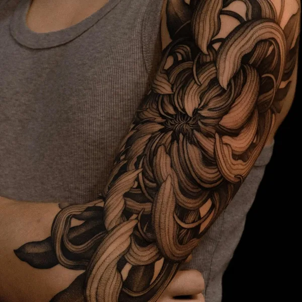 whipshading tattoo by Parvick Faramarz in Moscow