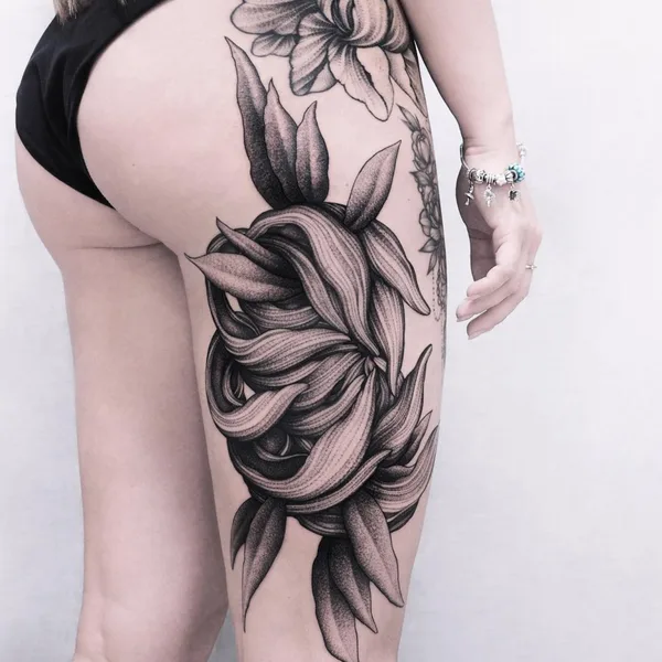 whipshading tattoo by Parvick Faramarz in Moscow