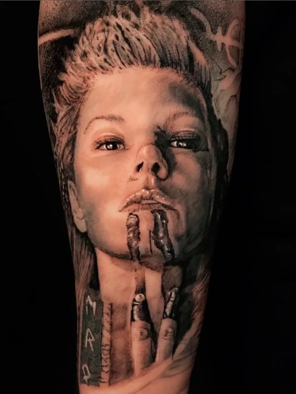 female black and grey realism татуировка на forearm #79375 | Тату мастер Alex Drozd