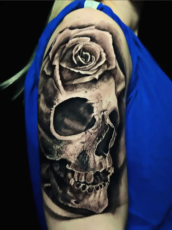 female black and grey realism татуировка на shoulder #79384 | Тату мастер Alex Drozd