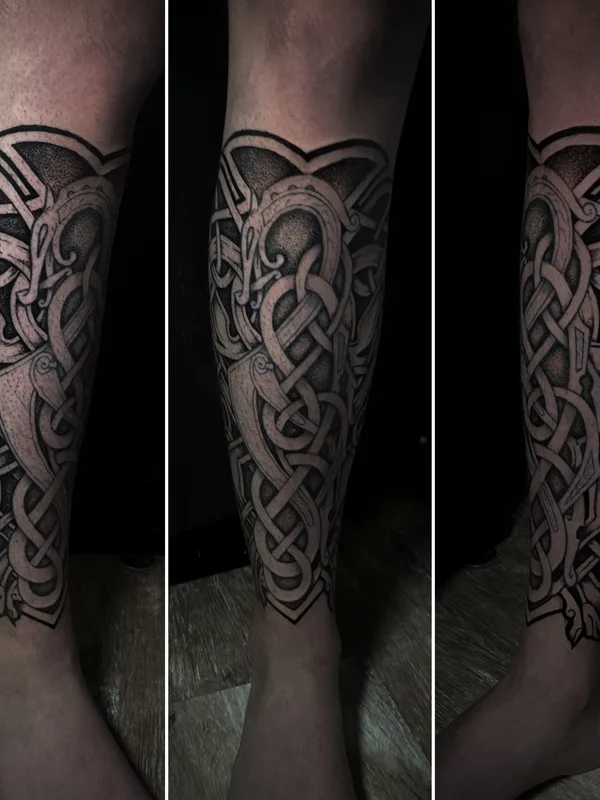 black and grey celtic Tatuagem em calf #79628 | Tatuador Алексей Корнеев