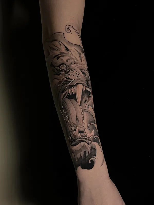 black and grey realism татуировка на forearm #79701 | Тату мастер Владислав Коченков
