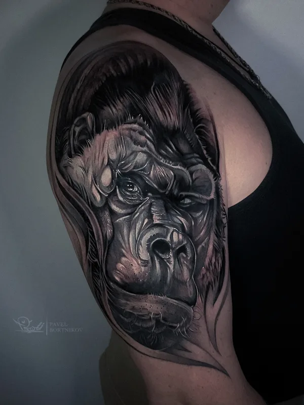 black and grey realism tatouage sur upper arm #79724 | Artiste tatoueur Павел Бортников