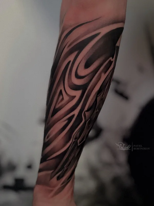 black and grey abstract tatouage sur forearm #79729 | Artiste tatoueur Павел Бортников