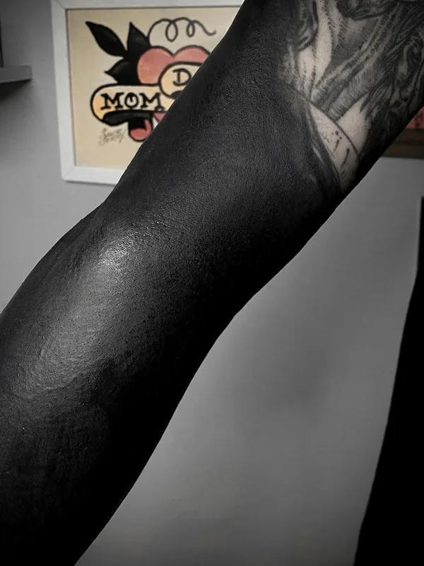 male black blackwork tattoo auf arm #79869 | Tätowierer Максим zaycev_ink